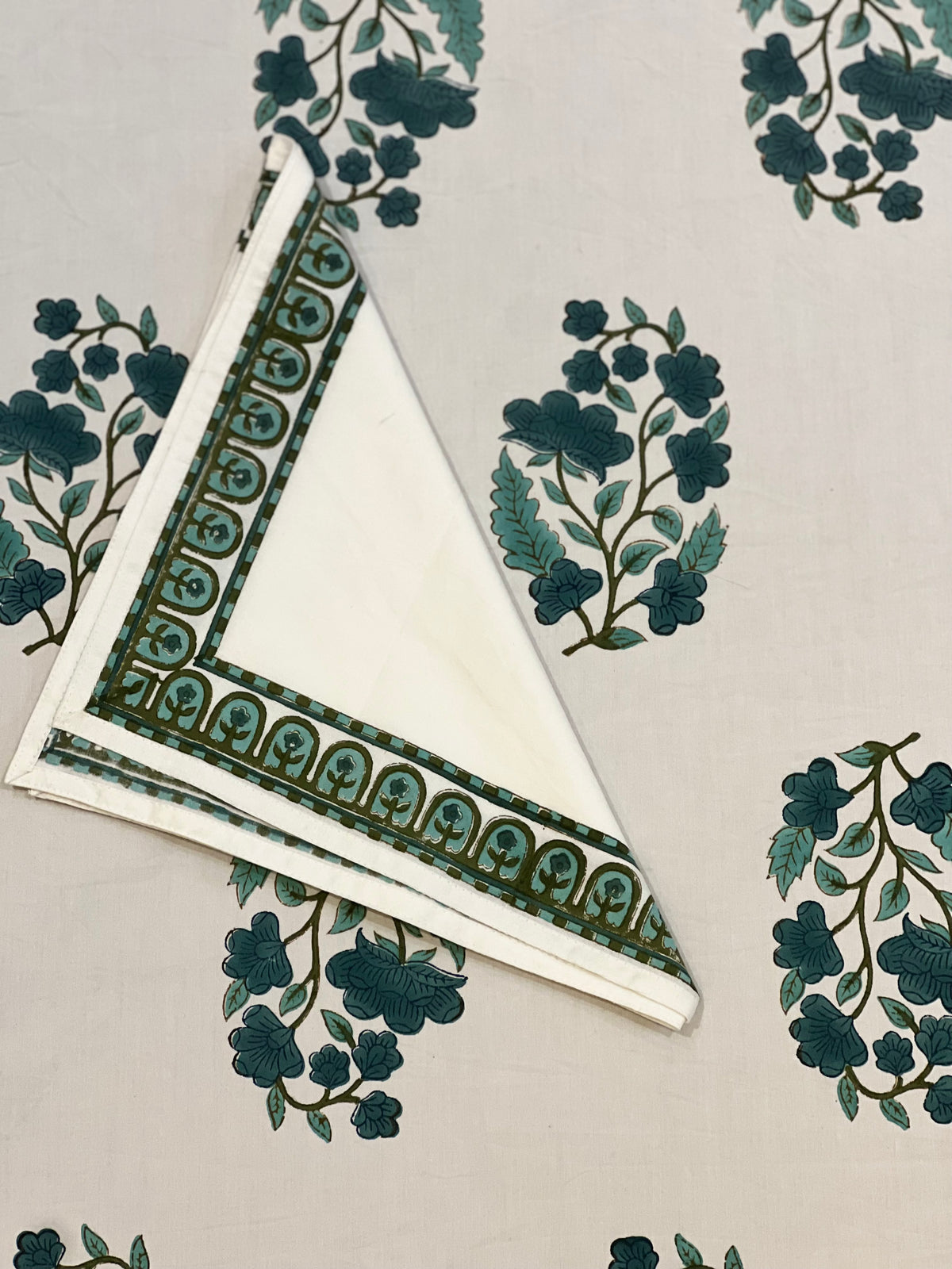 The Oak Tablecloth image 0