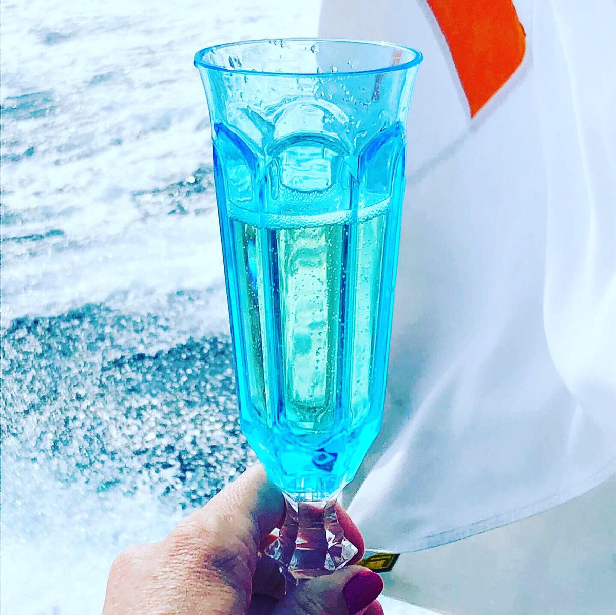 Wine Glasses & Flutes