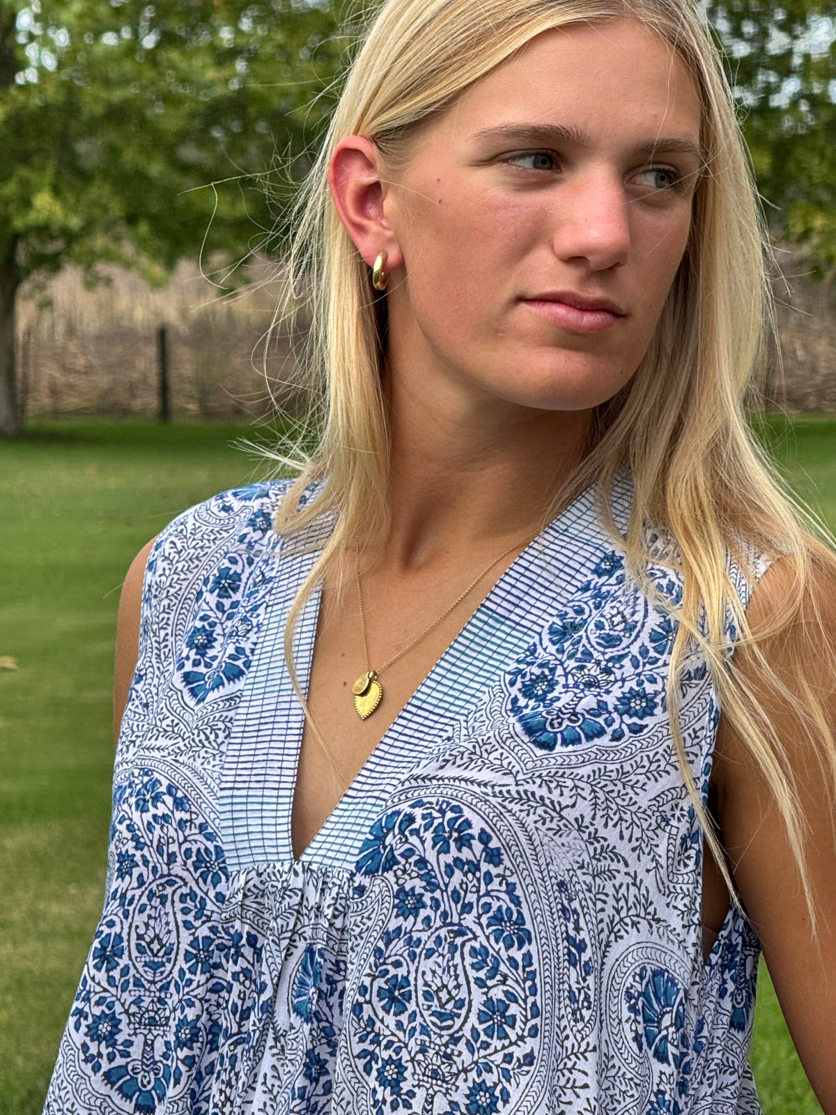 The Sleeveless Jessica Katan
