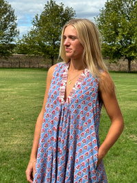 The Sleeveless Jessica Katan